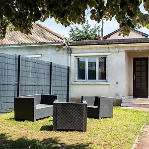 Maisonnette Avec Jardin, Parc Du Chêne Appartement Bron